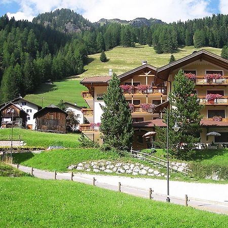 Hotel Dolomites Inn Canazei Bagian luar foto