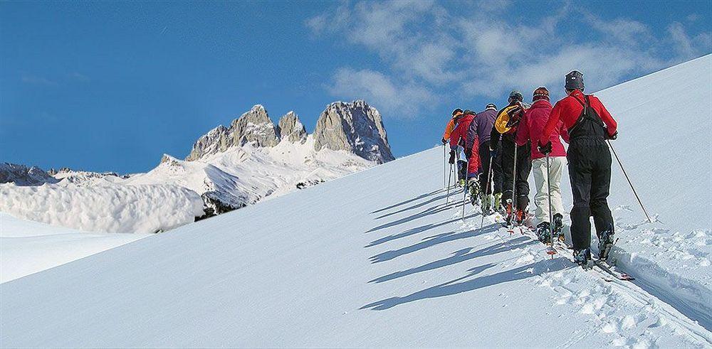 Hotel Dolomites Inn Canazei Bagian luar foto