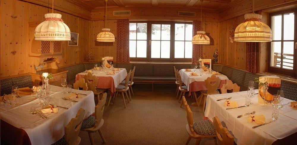 Hotel Dolomites Inn Canazei Bagian luar foto
