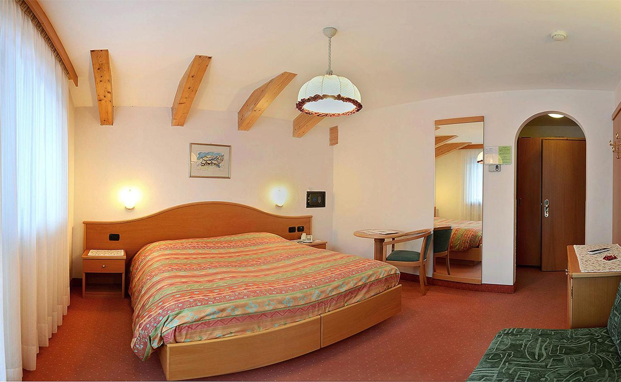 Hotel Dolomites Inn Canazei Bagian luar foto