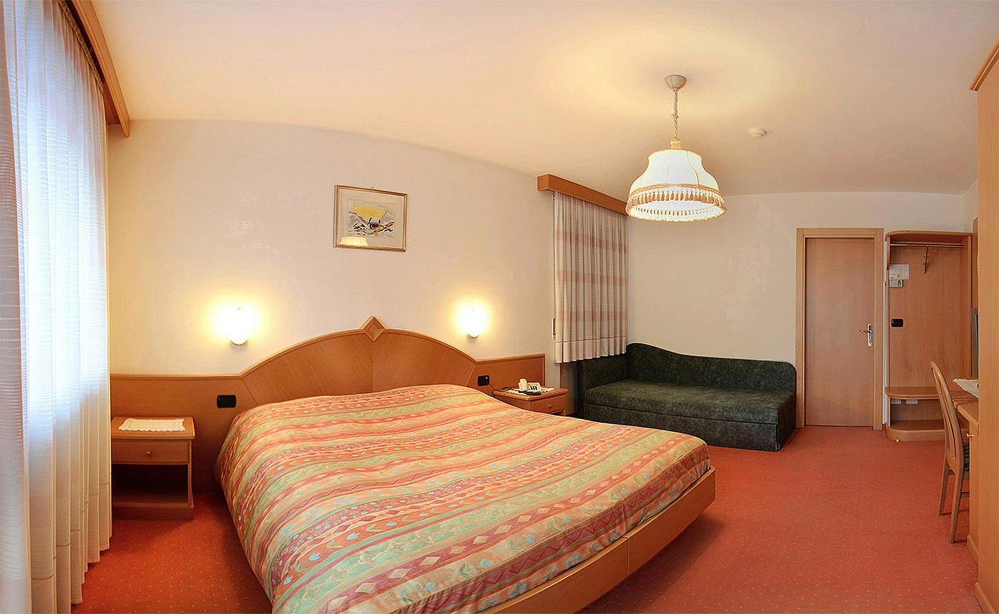 Hotel Dolomites Inn Canazei Bagian luar foto