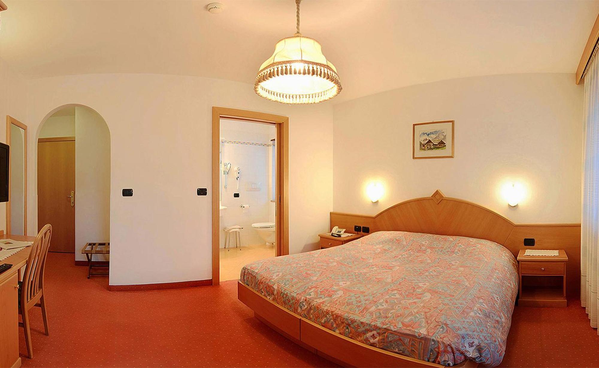 Hotel Dolomites Inn Canazei Ruang foto