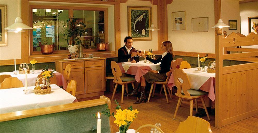 Hotel Dolomites Inn Canazei Bagian luar foto