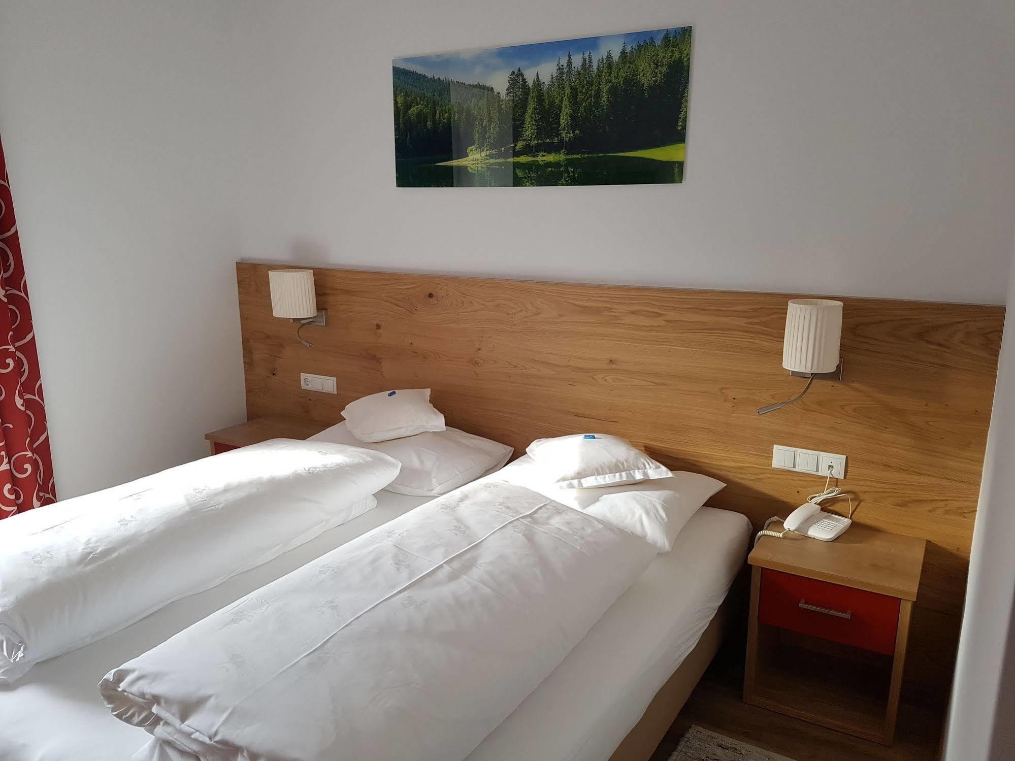 Hotel Dolomites Inn Canazei Bagian luar foto