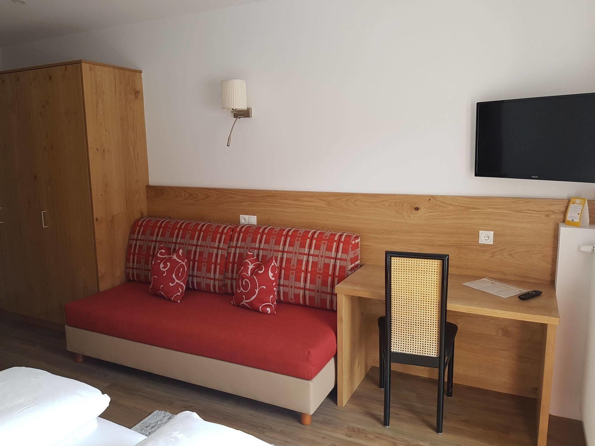 Hotel Dolomites Inn Canazei Bagian luar foto