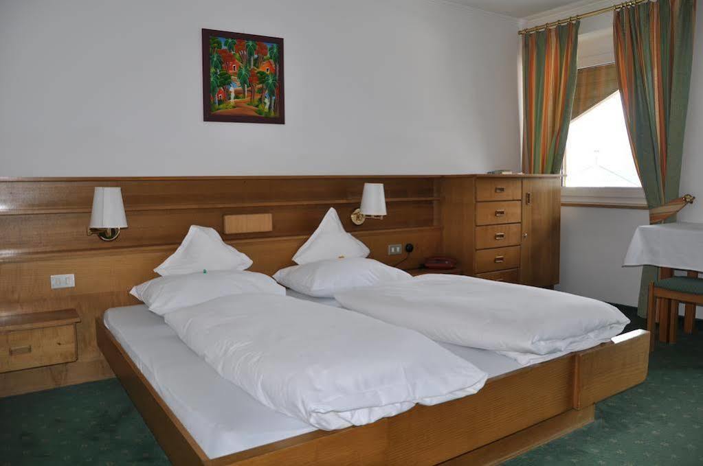 Hotel Dolomites Inn Canazei Bagian luar foto