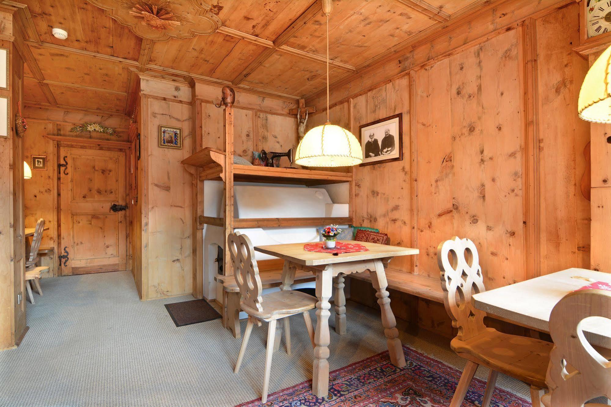 Hotel Dolomites Inn Canazei Bagian luar foto