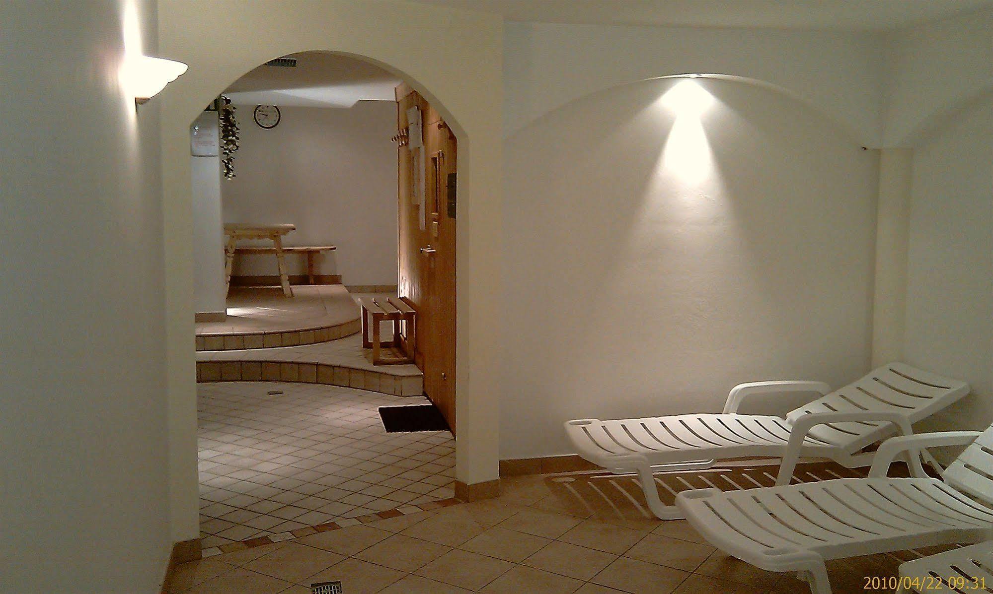 Hotel Dolomites Inn Canazei Bagian luar foto