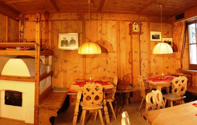 Hotel Dolomites Inn Canazei Bagian luar foto